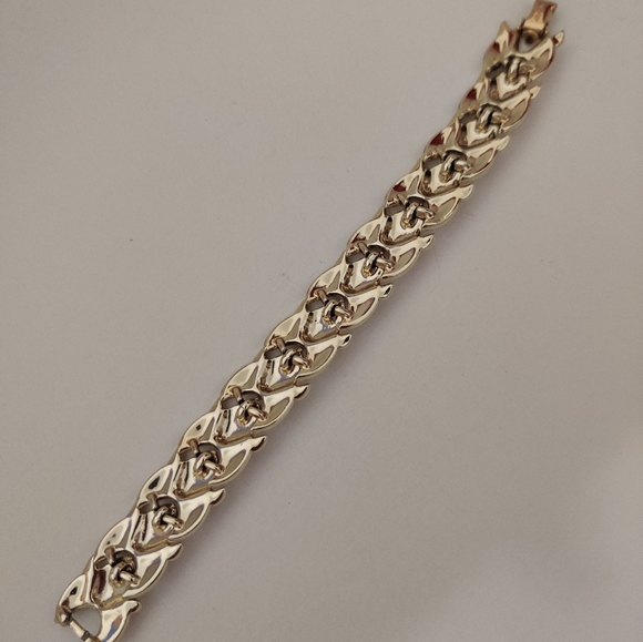 Coro Craft Enamel Bracelet - Picture 6 of 12